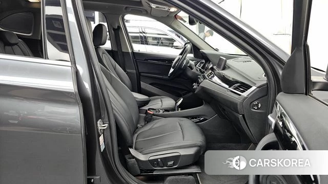 BMW X1 (F48) 2022 Серый из Кореи, фото 2