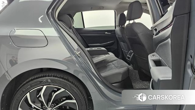Volkswagen Golf 8th Generation 2022 Серый из Кореи, фото 2