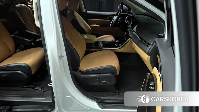 Kia Carnival 4th generation 2023 Белый из Кореи, фото 2