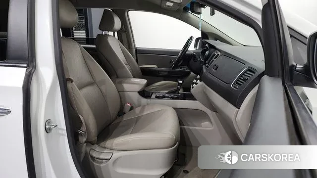 Kia The New Carnival 2018 Белый из Кореи, фото 2