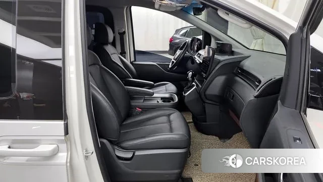 Hyundai Staria 2022 Белый из Кореи, фото 2