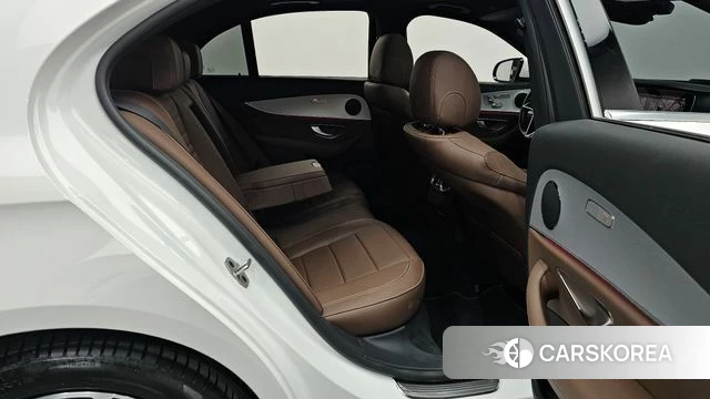 Mercedes-Benz E-Class W213 2021 Белый из Кореи, фото 2