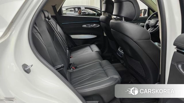 Genesis GV70 2024 Белый из Кореи, фото 2