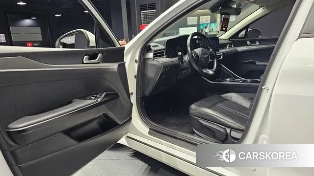 Kia K5 3rd generation 2022 Белый из Кореи, фото 2