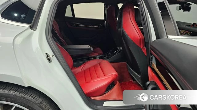 Porsche Panamera (976) 2024 Белый из Кореи, фото 2