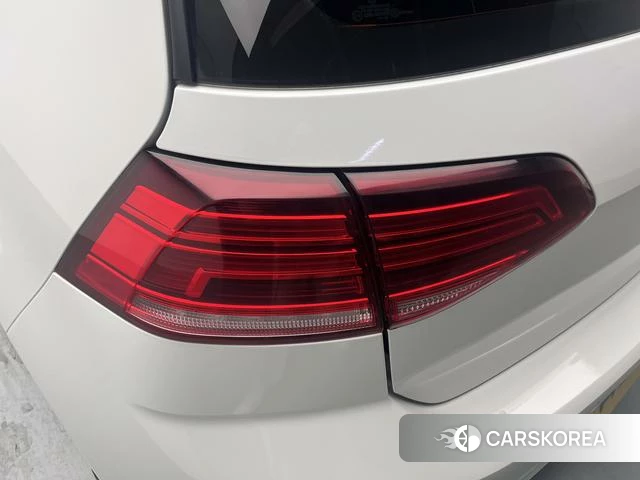 Volkswagen Golf*pure electricity 2020 Белый из Китая, фото 2