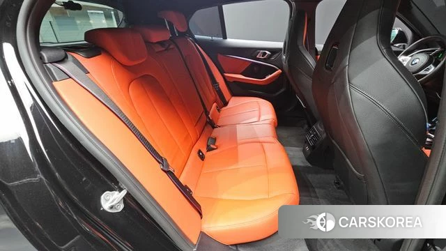 BMW 1 Series (F40) 2022 Черный из Кореи, фото 2