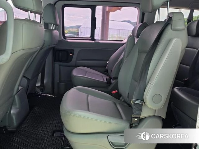 Hyundai The New Grand Starex 2018 Серебристо-серый из Кореи, фото 2