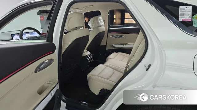Genesis GV70 2025 Белый из Кореи, фото 2