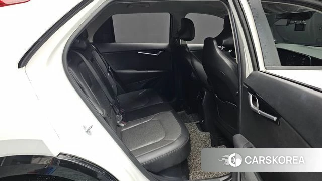 Kia Di Ol Nu Niro 2022 Белый из Кореи, фото 2