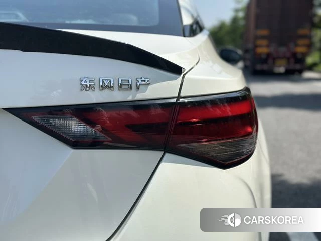 Nissan Xuan Yi 2022 Белый из Китая, фото 2