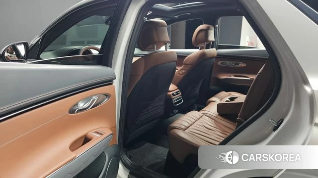 Genesis GV70 2023 Белый из Кореи, фото 2