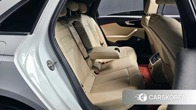 Audi A4 (B9) 2021 Белый из Кореи, фото 2