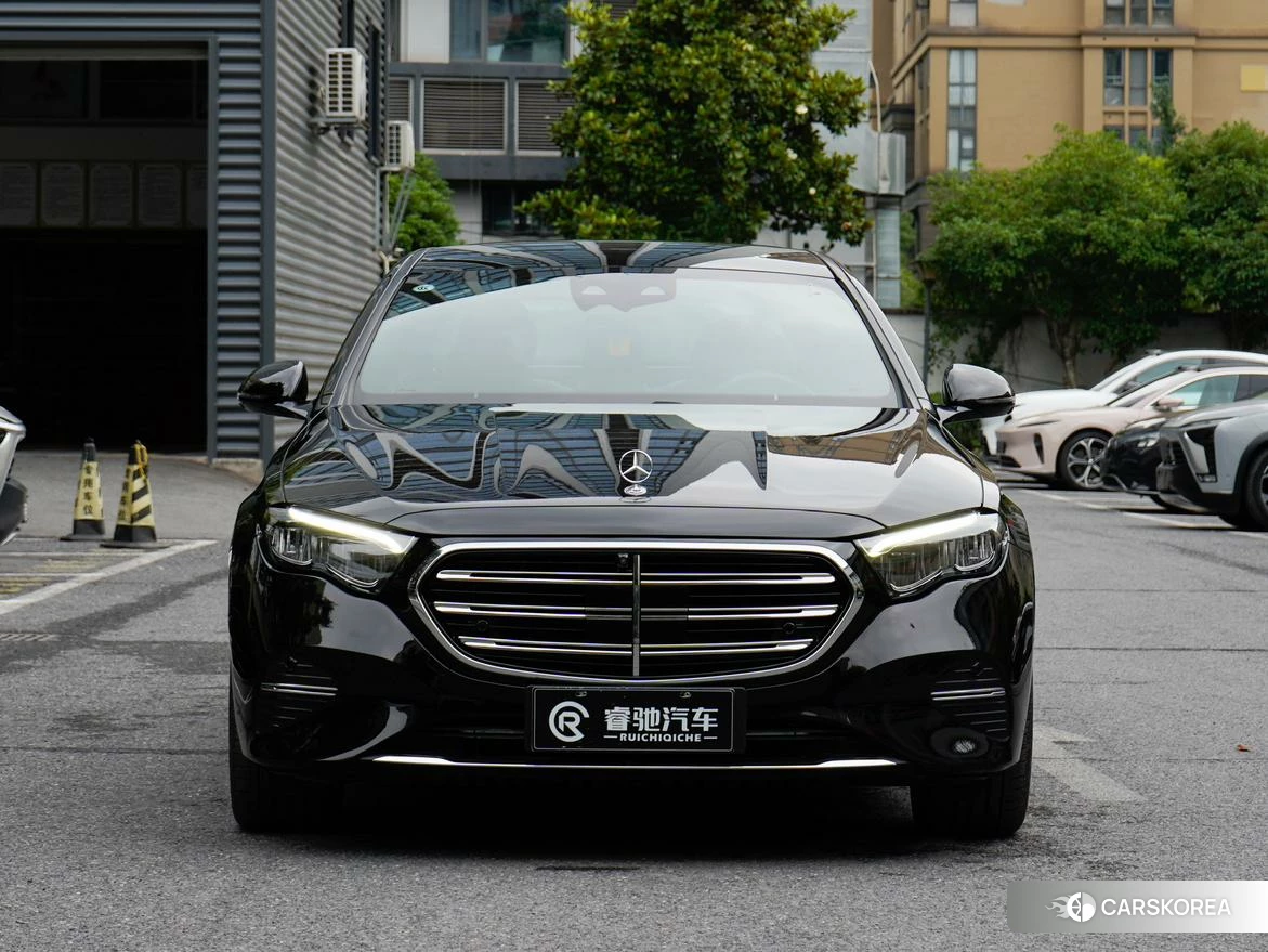 Mercedes-Benz E-class PHEV 2024 Черный из Китая, фото 2