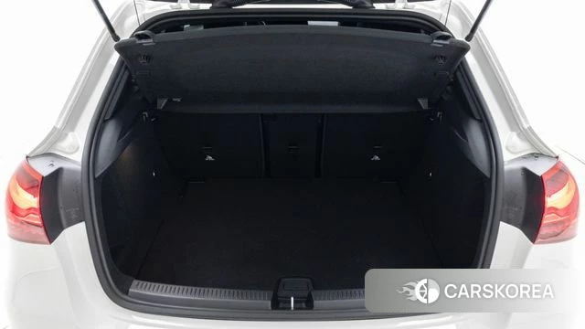 Mercedes-Benz A-Class W177 2024 Белый из Кореи, фото 2