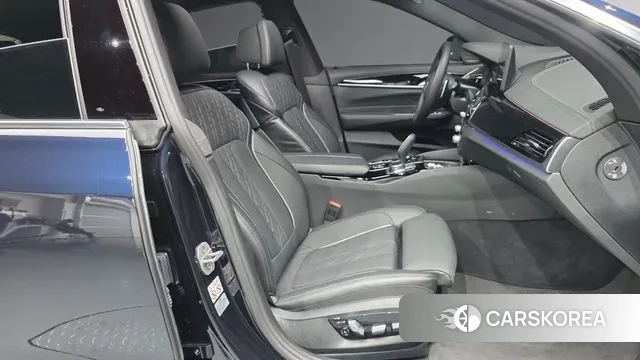 BMW 6 Series GT (G32) 2024 Черный из Кореи, фото 2