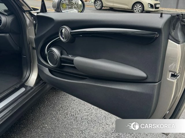 Mini Cooper Convertible 2020 Серебристо-серый из Кореи, фото 2