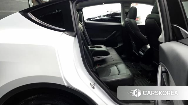 Tesla Model Y 2023 Белый из Кореи, фото 2