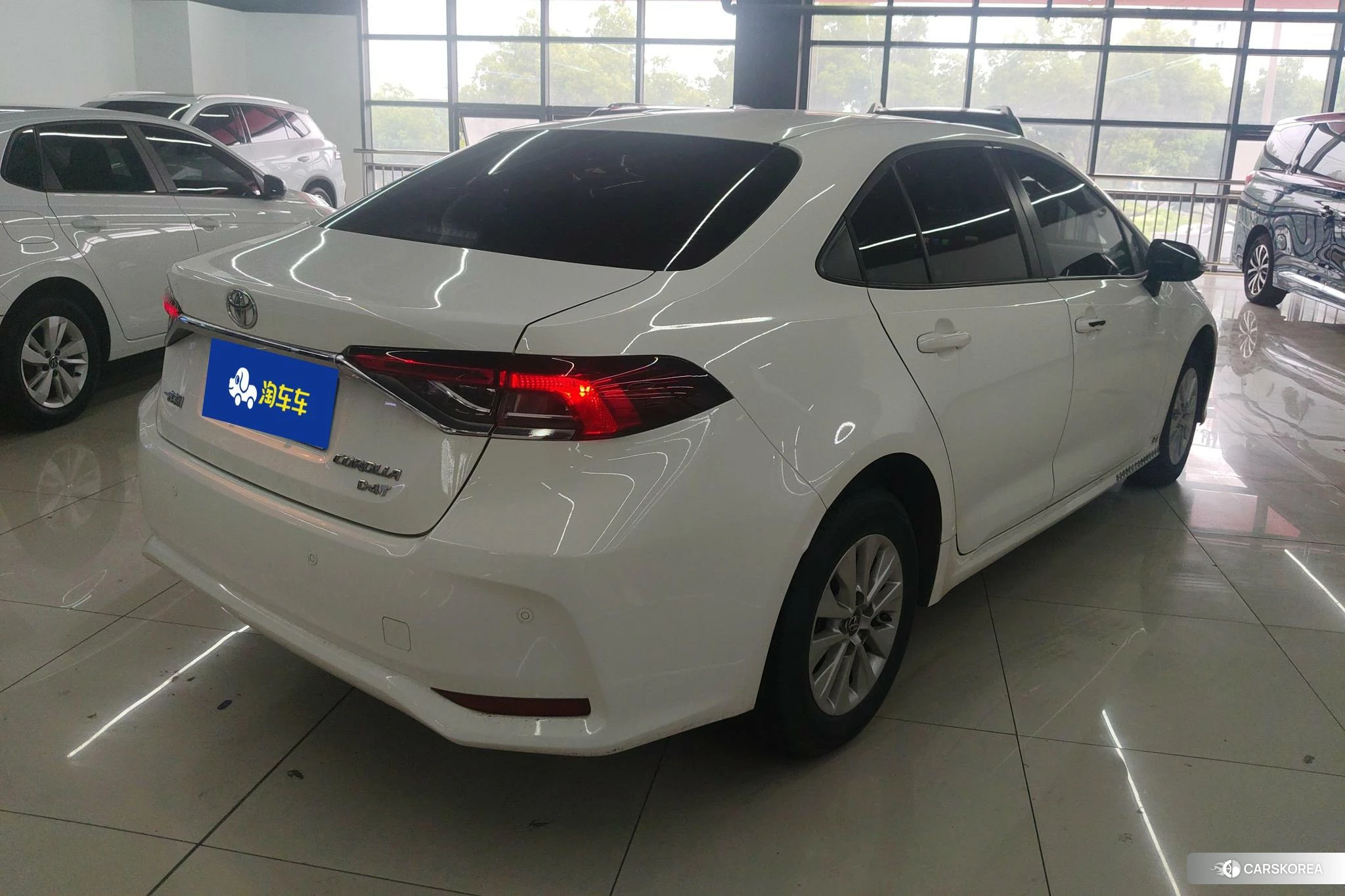 Toyota Corolla 2022 Белый из Китая, фото 2