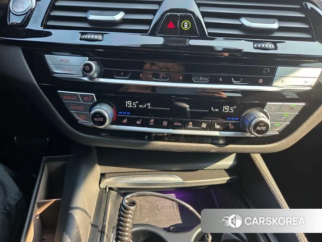 BMW 5 Series (G30) 2023 Белый из Кореи, фото 2