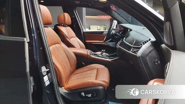 BMW X7 (G07) 2021 Черный из Кореи, фото 2