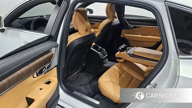 Volvo S90 2024 Белый из Кореи, фото 2