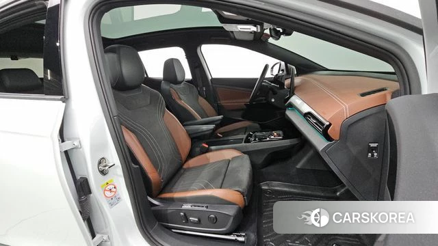 Volkswagen ID.4 2023 Белый из Кореи, фото 2