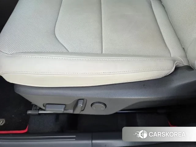 Kia Di Ol Nu Niro 2024 Белый из Кореи, фото 2