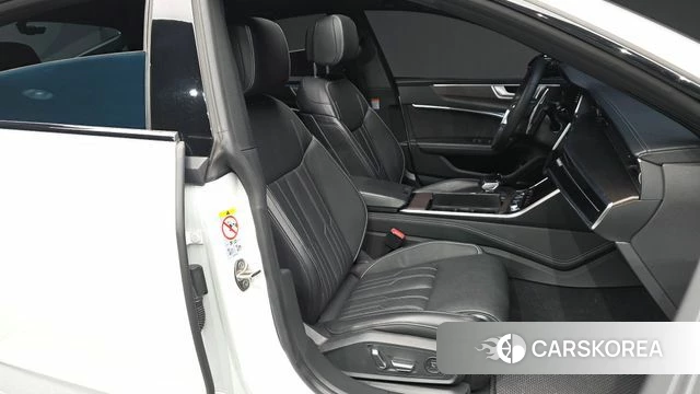 Audi A7 (4K) 2023 Белый из Кореи, фото 2