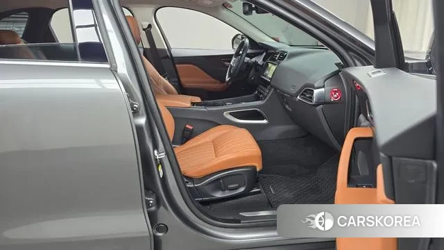 Jaguar F-PACE 2018 Серый из Кореи, фото 2