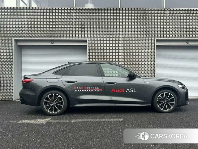 Audi A5L 2025 Темно-серый из Китая, фото 2