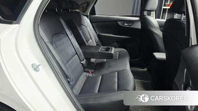 Kia The New K3 2nd generation 2021 Белый из Кореи, фото 2