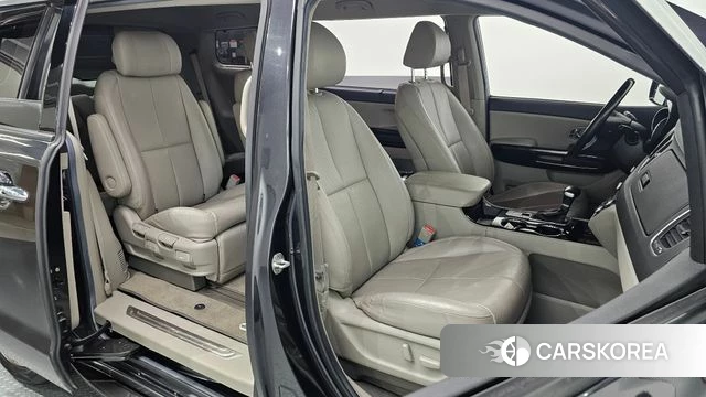 Kia The New Carnival 2019 Серый из Кореи, фото 2