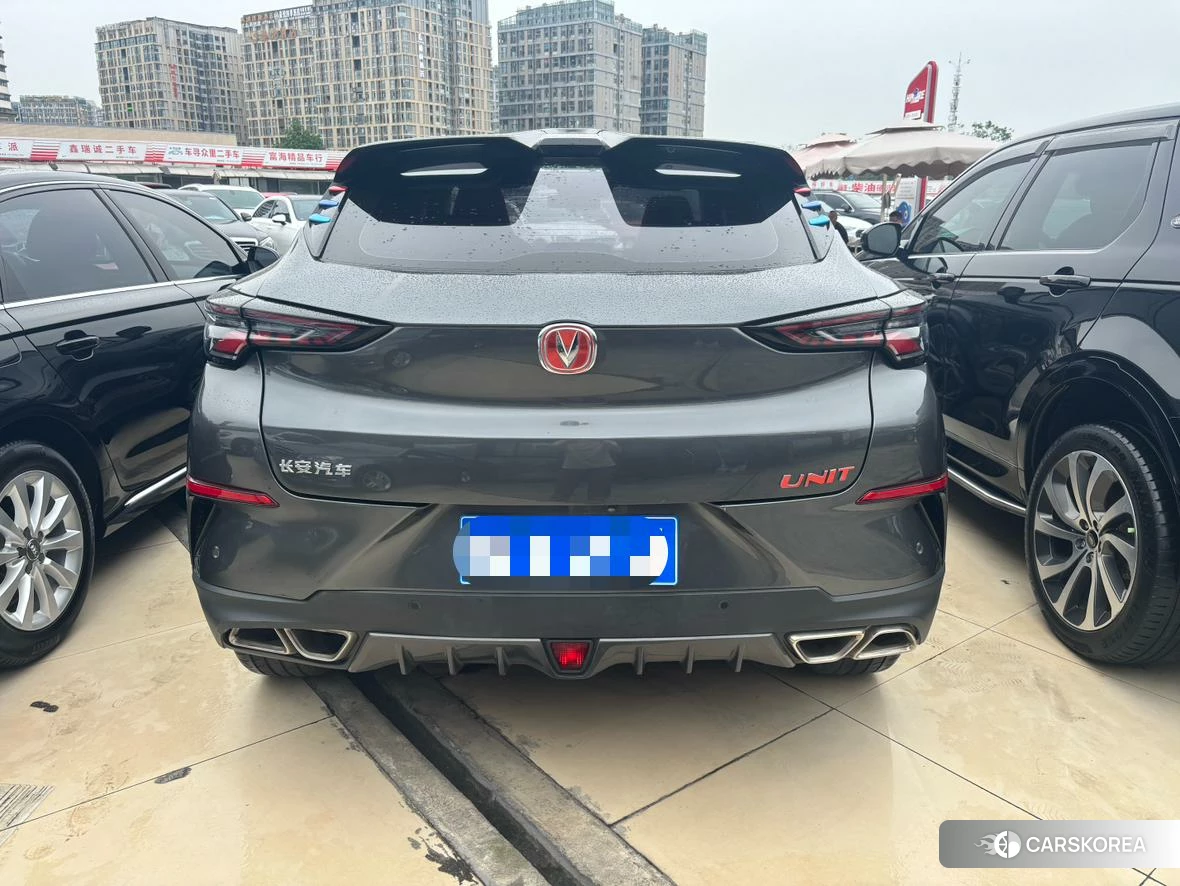 Chang'an UNI-T 2021 Темно-серый из Китая, фото 2