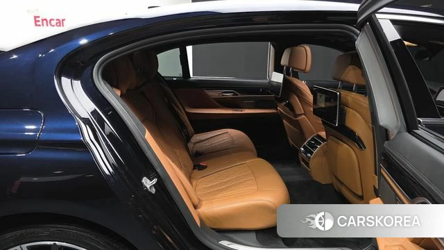 BMW 7 Series (G11) 2021 Черный из Кореи, фото 2