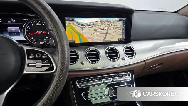 Mercedes-Benz E-Class W213 2019 Белый из Кореи, фото 2
