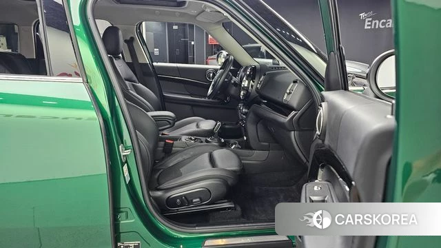 Mini Cooper Countryman 2022 Зеленый из Кореи, фото 2