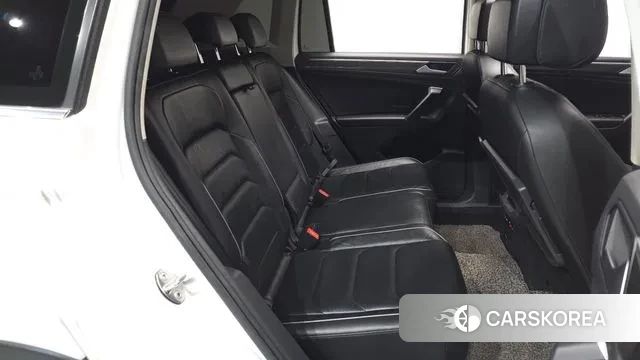 Volkswagen Tiguan second Generation 2020 Белый из Кореи, фото 2