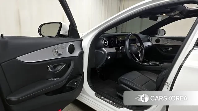 Mercedes-Benz E-Class W213 2021 Белый из Кореи, фото 2