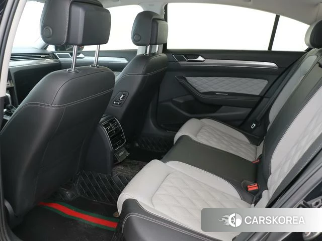 Volkswagen Magotan 2023 Черный из Китая, фото 2