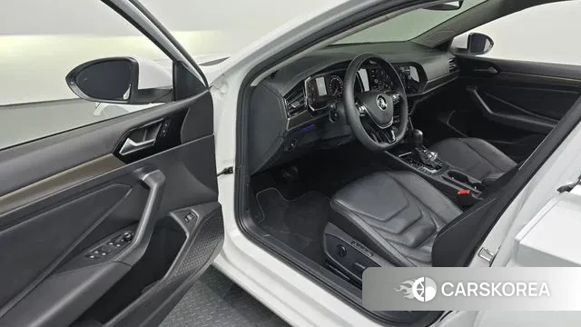 Volkswagen 7th Generation of Jetta 2020 Белый из Кореи, фото 2