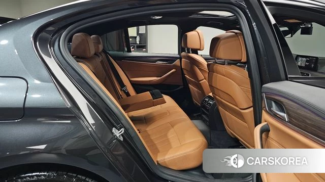 BMW 5 Series (G30) 2020 Серый из Кореи, фото 2
