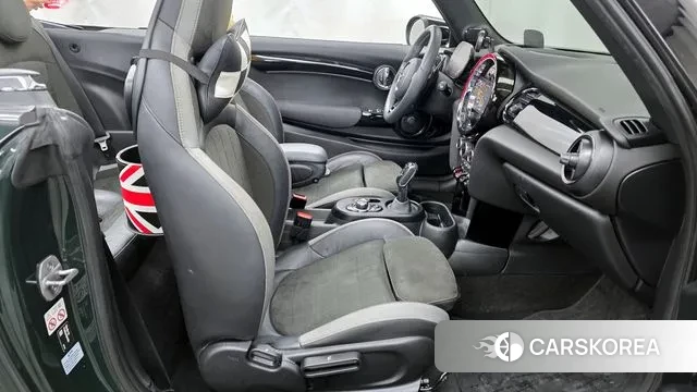 Mini Cooper S Convertible 2024 Черный из Кореи, фото 2