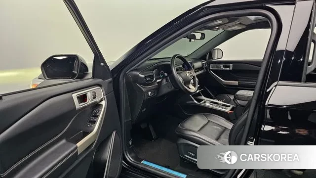 Ford Explorer 6th Generation 2021 Черный из Кореи, фото 2