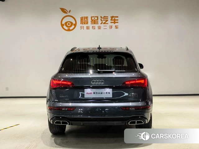 Audi Q5L 2022 Темно-серый из Китая, фото 2