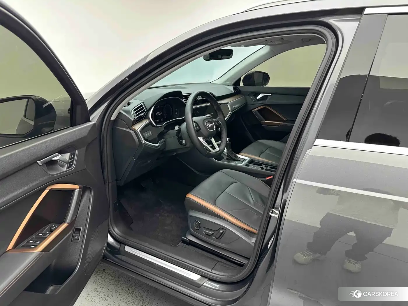 Audi Q3 2022 Silver/gray из Китая, фото 2
