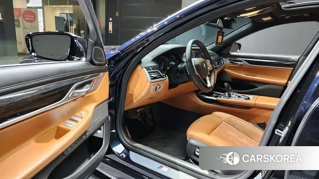 BMW 7 Series (G11) 2018 Черный из Кореи, фото 2