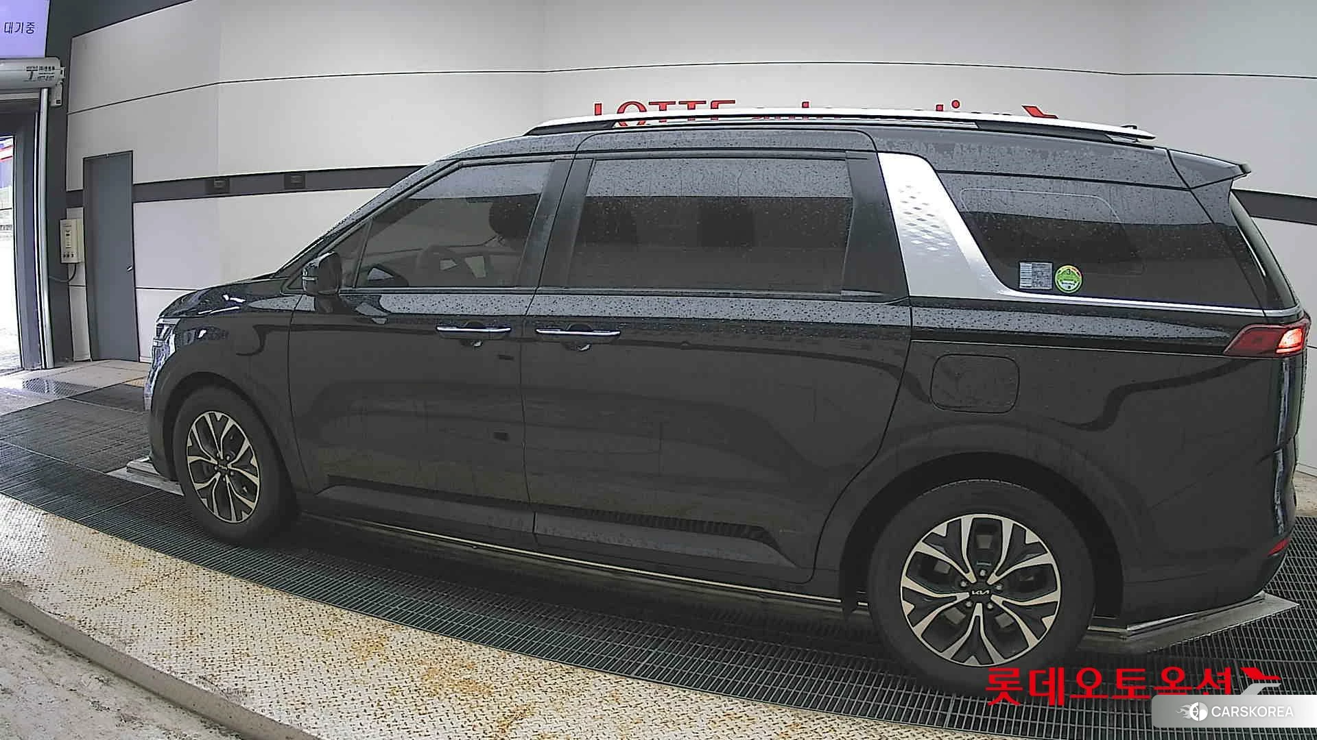 Kia Carnival 2023 Aurora Black Pearl из Кореи, фото 2