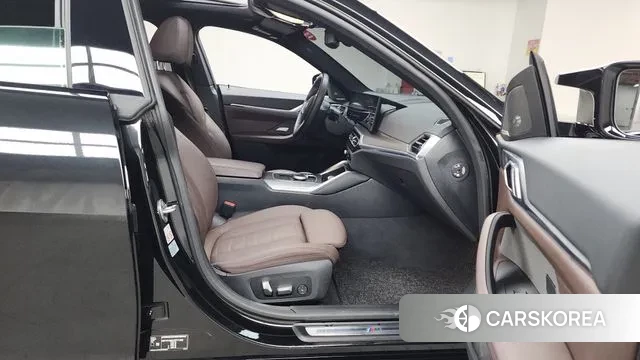 BMW i4 2023 Черный из Кореи, фото 2