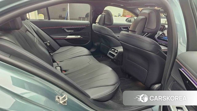 Mercedes-Benz E-Class W214 2025 Светло-серебряный цвет из Кореи, фото 2
